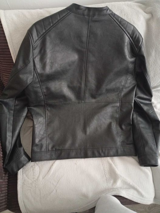 Ново, мъжко кожено яке