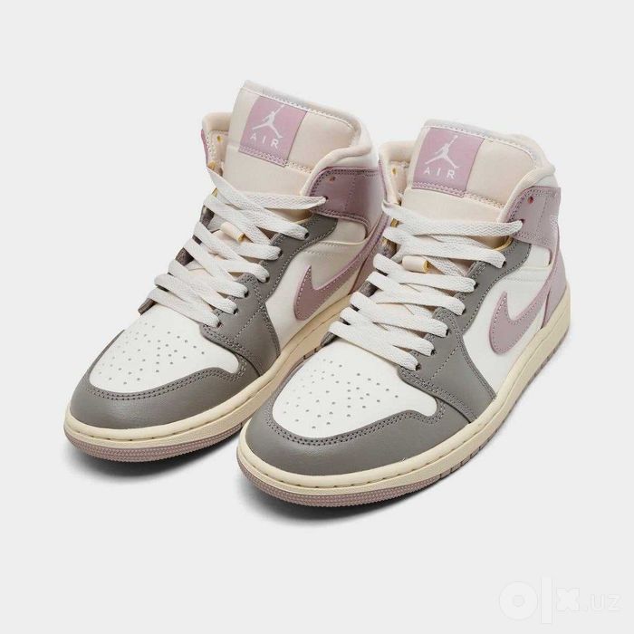 Кроссовки женские Air Jordan Retro 1 Mid ! Новые в коробке! Оригинал!