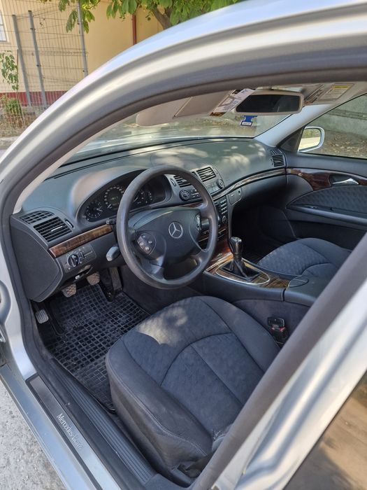 Vând Mercedes E200 2006