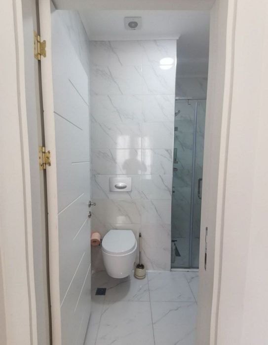 Уборка домов и квартир офисов служебных помещений любого типа !!!