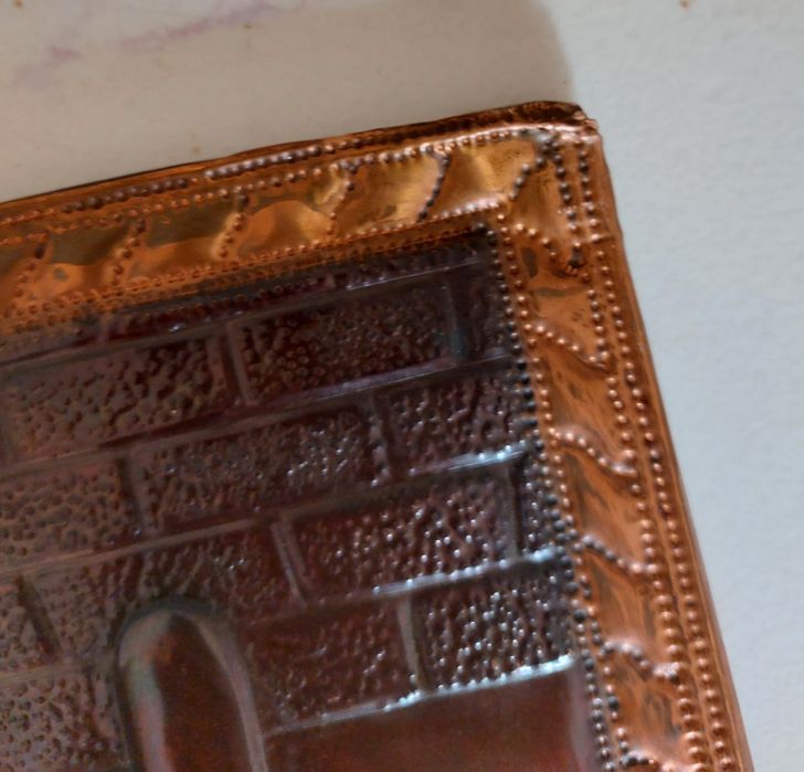 Чеканки медь СССР. Девушка со свечкой картина