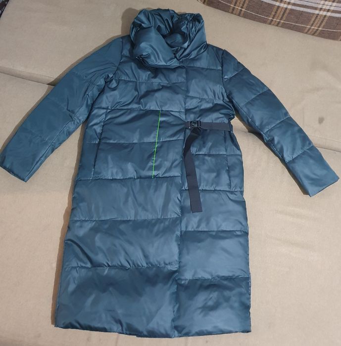 Продам зимнюю женскую куртку