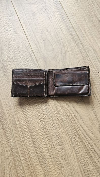 Мъжки портфейл от естествена кожа Fossil