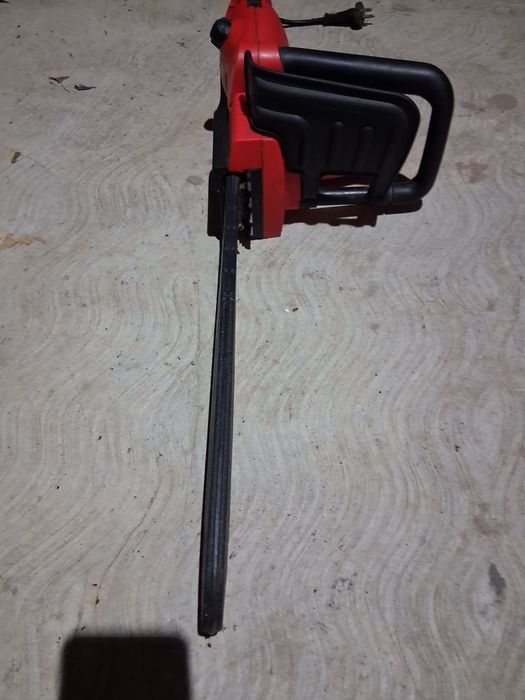 Fierăstrău electric cu lanț Black & Decker GK1940T