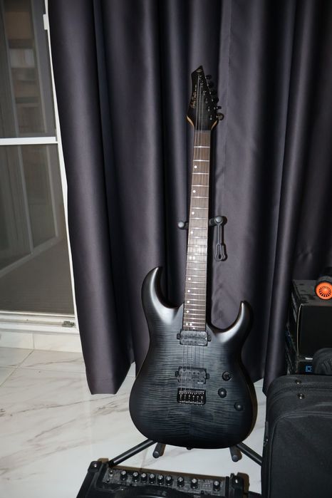 Harley Benton Amarok 6 и куфар нова