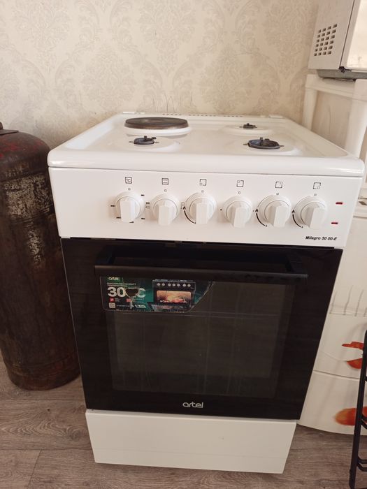 Продаю плиту фирма Artel