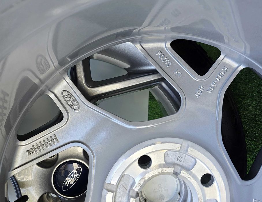 Оригинални джанти FORD с гуми 205/45/17- зимни