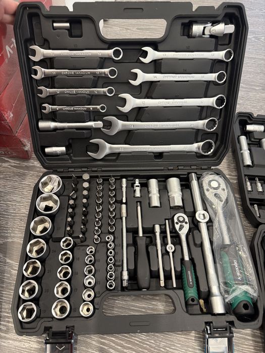 Продаётся набор ключей – 82 предмета.