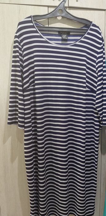 Продам платье  58 размера