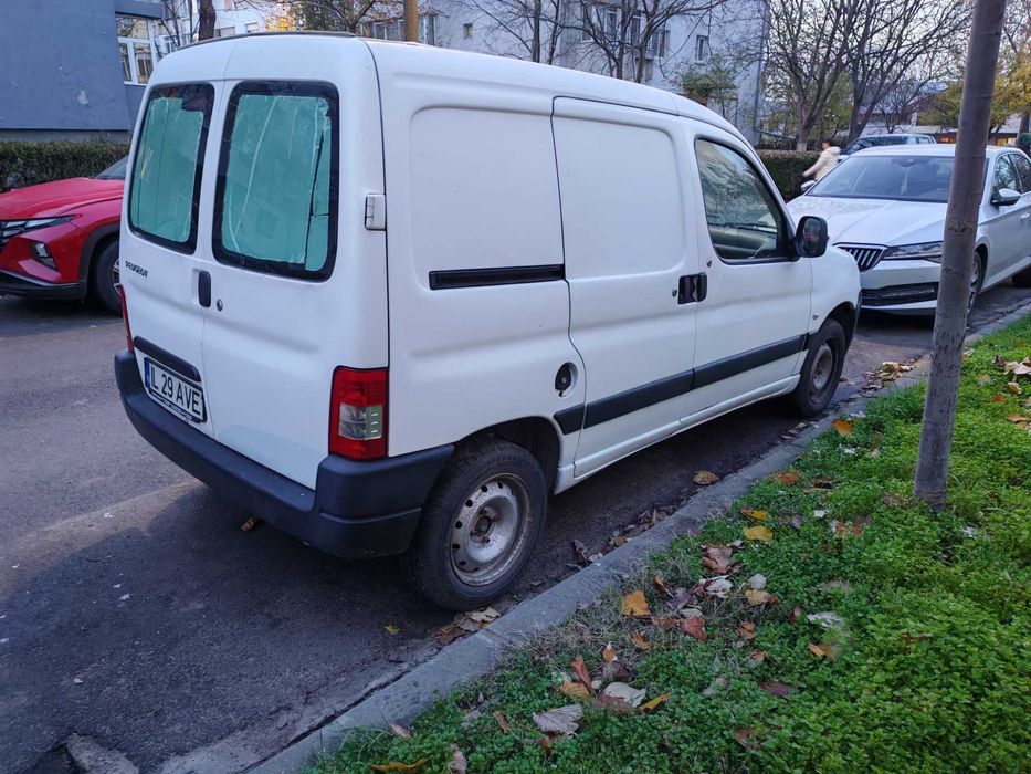 Vând Peugeot partener 2011