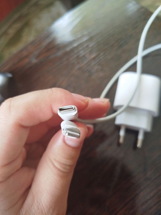 iPhone зарятка оригинал