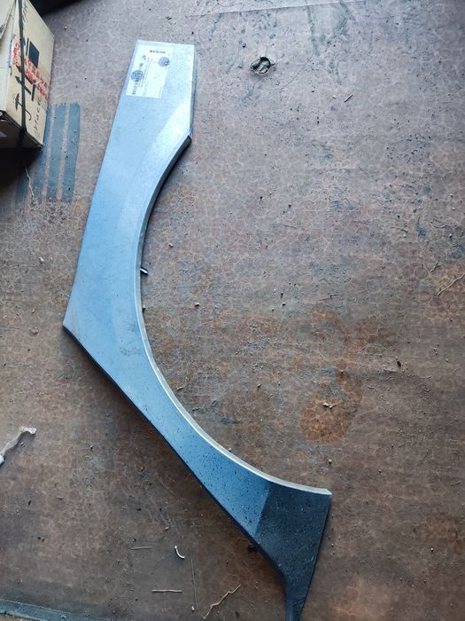 Переднее левое крыло Мазда 3бк хэтчбэк