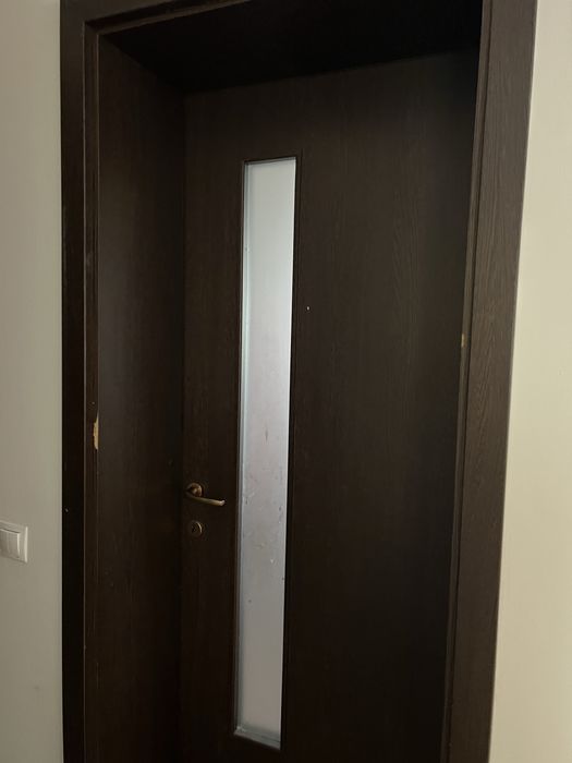 USI -  3 bucati; se achizitioneaza cu toc inclus;