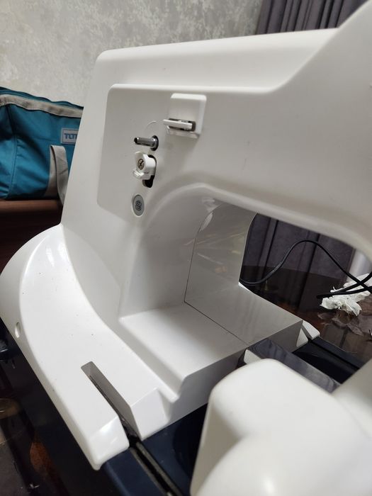 Продаю вышивальную машину Janome MB-4