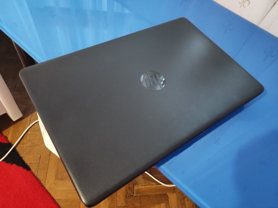 Laptopuri diferite modele complete