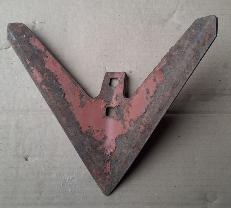 Лемех для плуга.