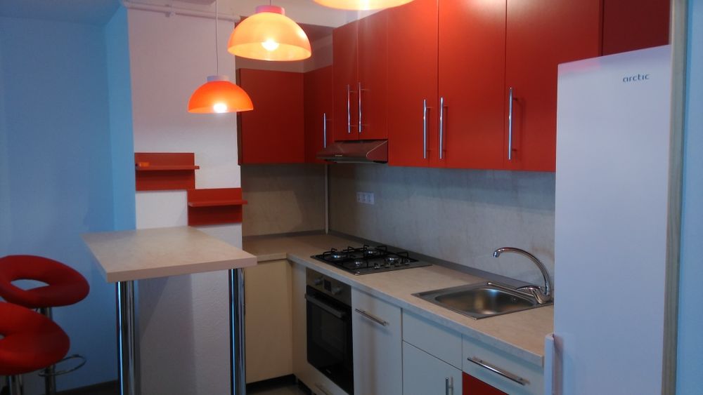 Apartament de închiriat  ,liber din 5 iulie.Ap cu 2 camere utilat si mobilat.etajul 7 .De preferință persoane singure fără animal de companie