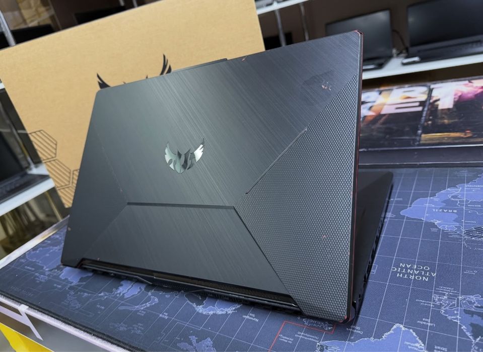 Asus TUF Gaming F17 - Core i5-10300H/16GB/SSD512GB/GTX1650Ti
