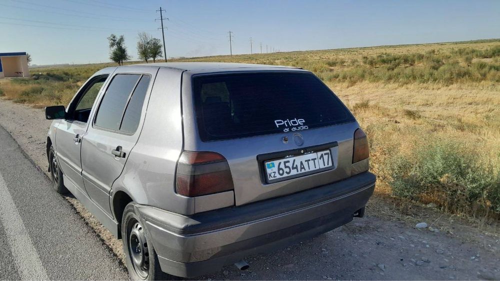 Машина Golf 3  срочно продаже