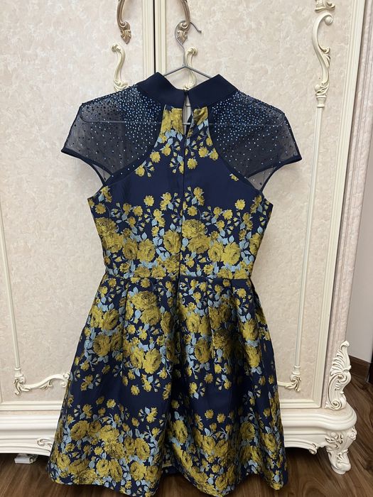 Женские платья