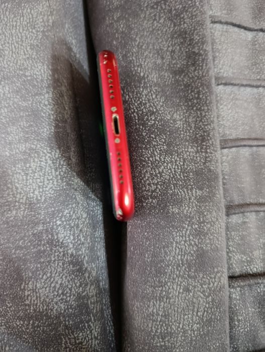 Продам iPhone XR