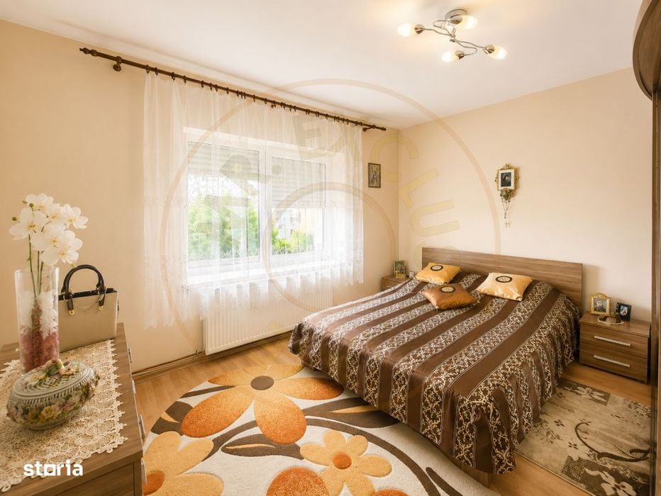 De vanzare Apartament 2 camere Micro 17