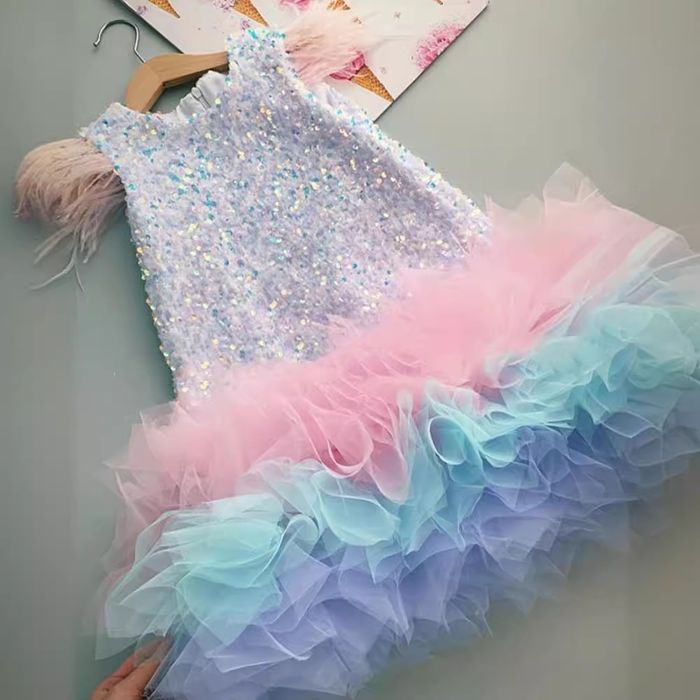 Продам нарядное платье для девочки 110 рост