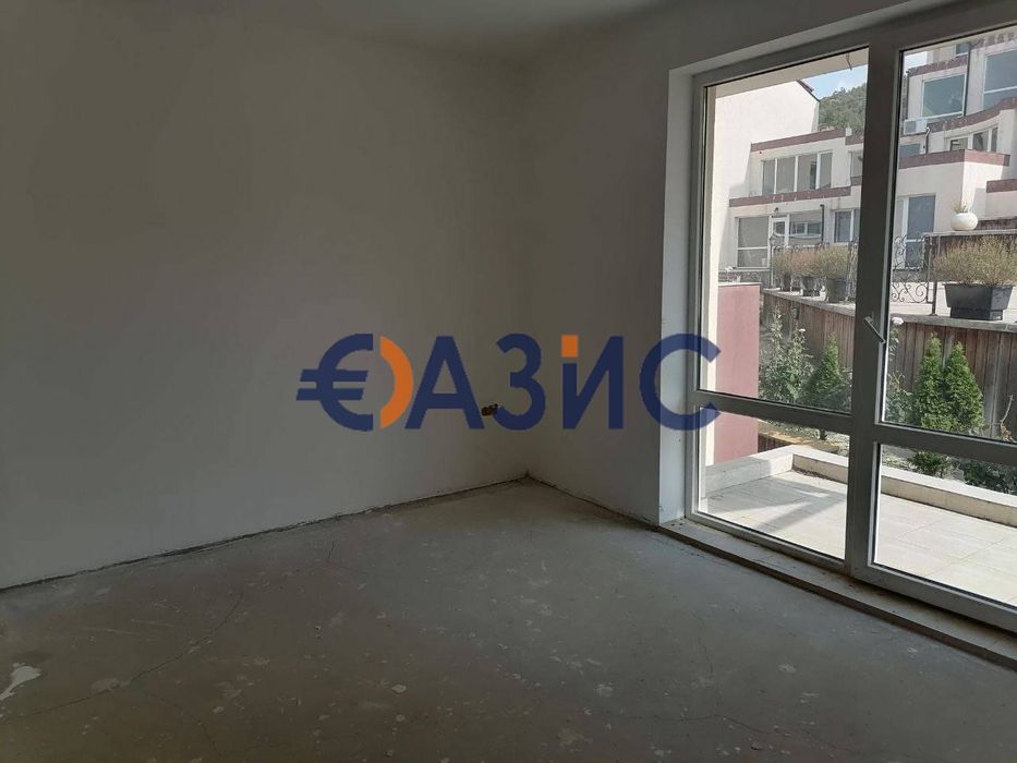 Продава се Многостаен апартамент в с. Кошарица, Област Бургас - 462 кв.м за 221 €/кв.м - Снимка #2