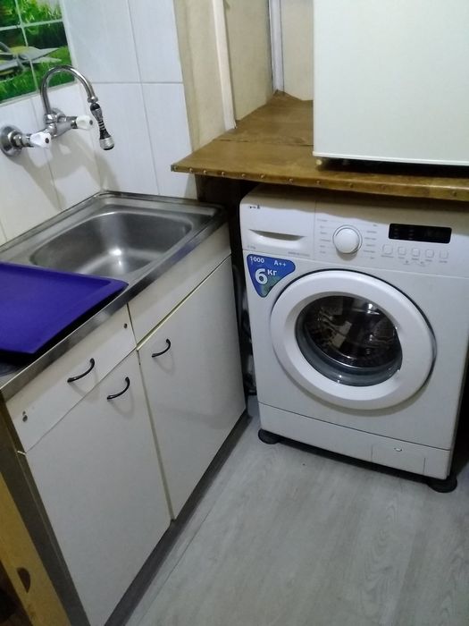 Продавам боксониера