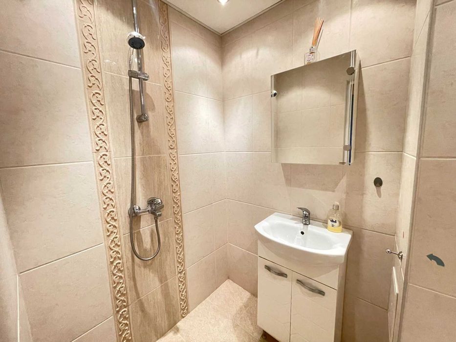 Дава се под наем Двустаен апартамент в Варна, Цветен квартал - 60 кв.м за 448.8 € - Снимка #6