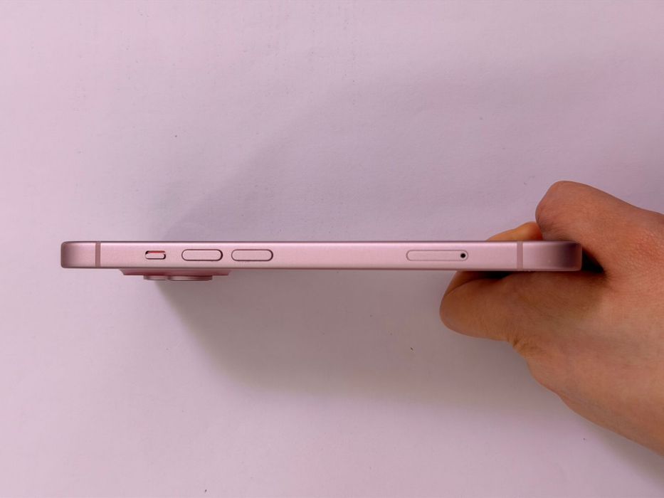 iPhone 15 128ГБ в отличном состоянии