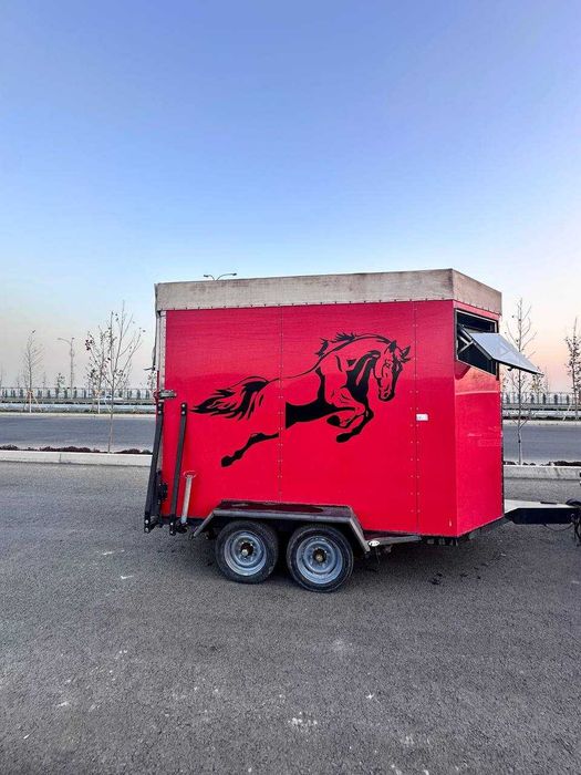 Коневозка прицеп
