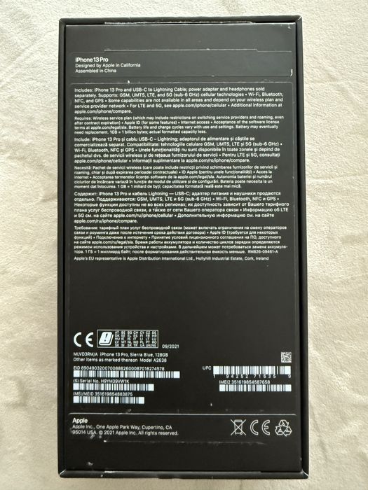 iPhone 13 Pro Sierra Blue cu 17 huse incluse. 128 GB memorie.