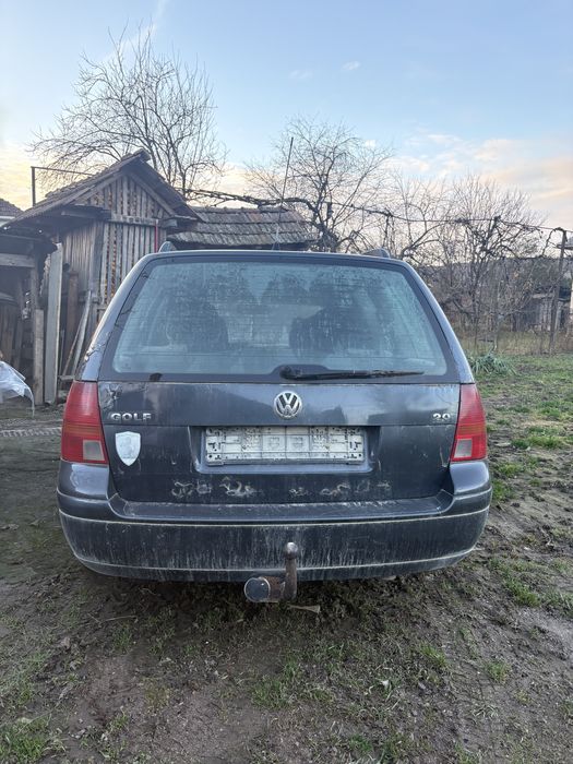 VW Golf 4 Variant 2.0 benzină – break, cârlig remorcare