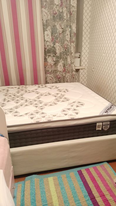 Продам кровать двухспальную для взрослых