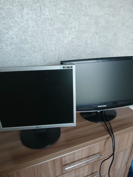 Мониторы по 5 тысяч.