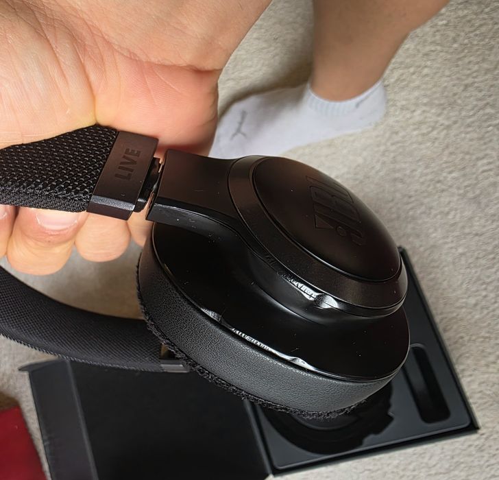 Casti JBL live 660NC