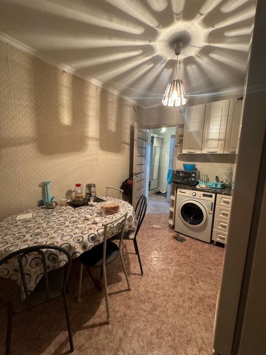 На подселение студент нужен