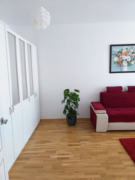 Persoana fizica închiriez apartament 2 cam decomandate in ansamblul CBC Mărăști
