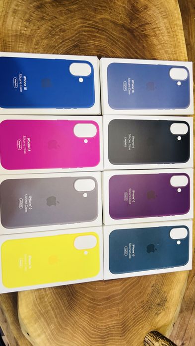  Apple iPhone 16 & 16 Plus MagSafe Silicone Case