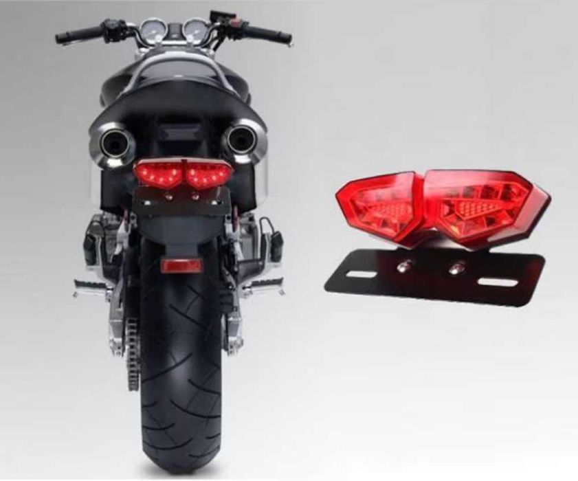 LED Стоп диоден за мотоциклет с вградени мигачи и стойка за номер.