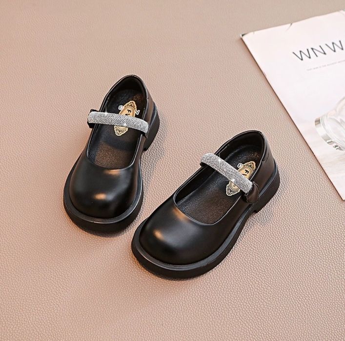 Продам туфли на девочку