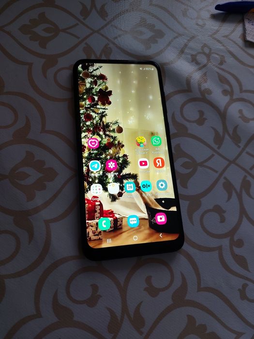 Продам Самсунг А11.