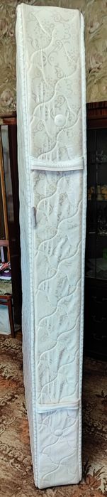 Продается ортопедический матрас. 200/100