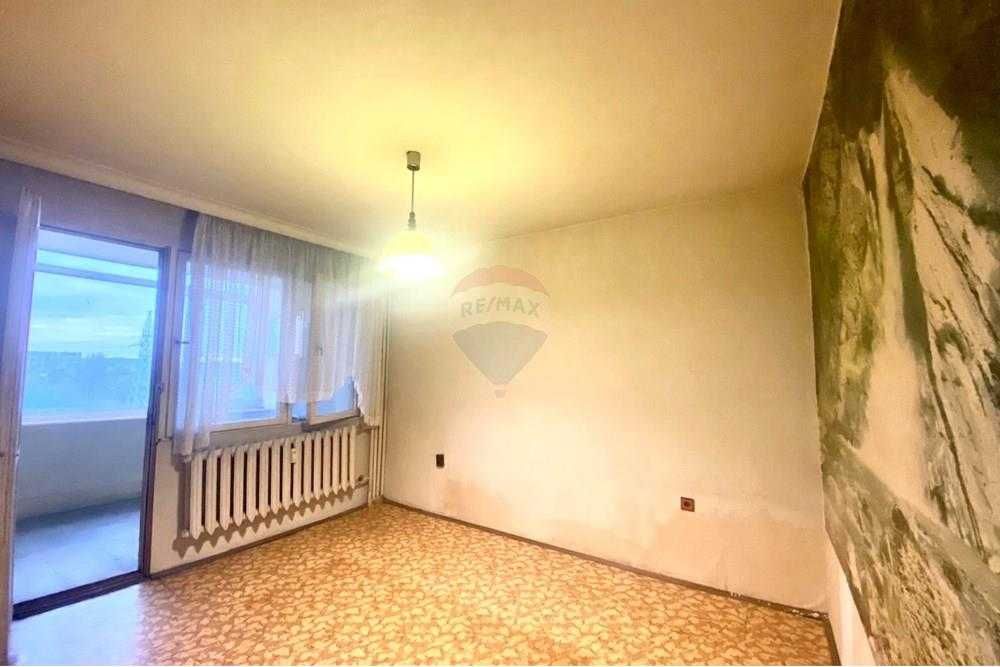 Продава се Тристаен апартамент в Шумен, Пазара - 90 кв.м за 1275 €/кв.м - Снимка #2