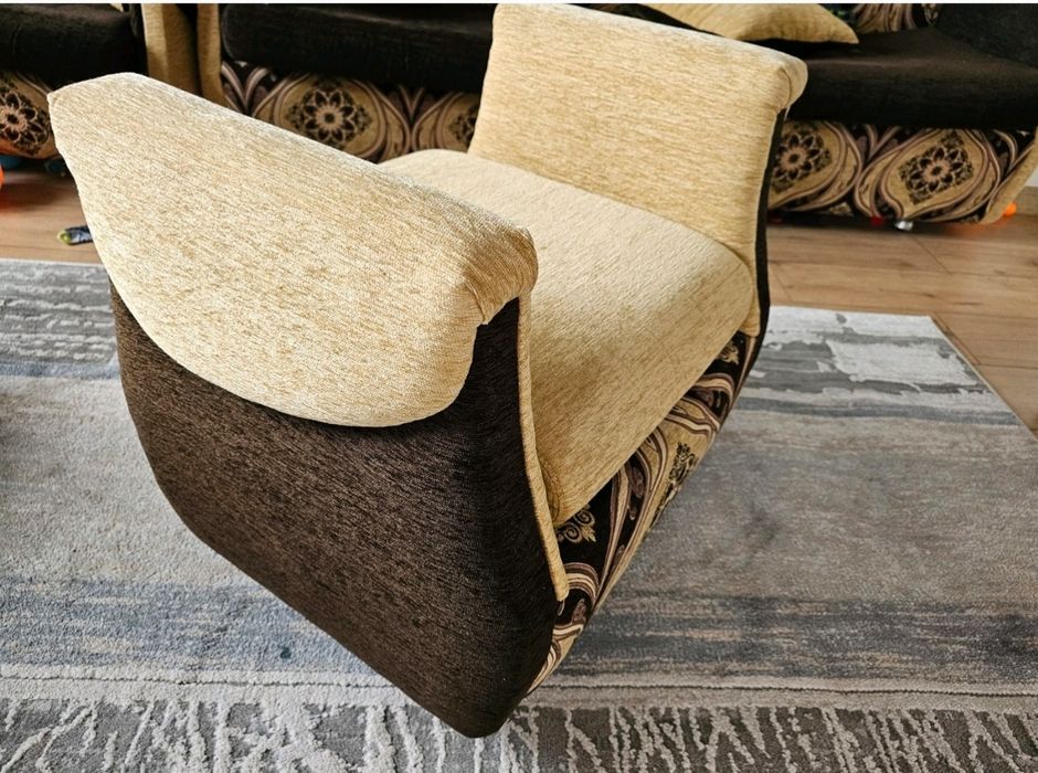 Разтегателен диван, два фотьойла и двете табуретки