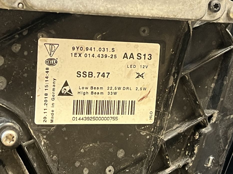 Комплект оригинални оборудвани фарове за Cayenne 9Y