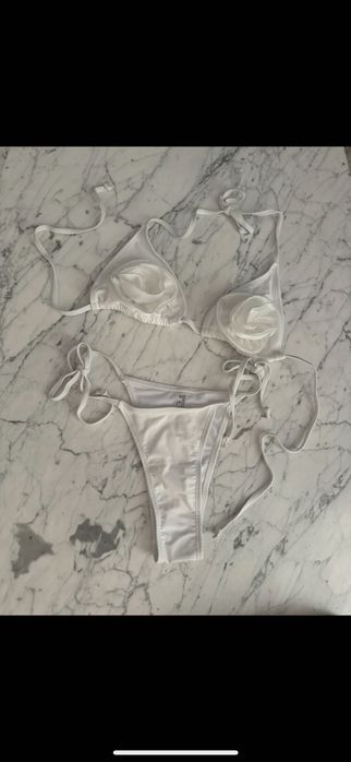 Продавам няколко чифта бански, нови, с лепенки, леопардов принт, бял