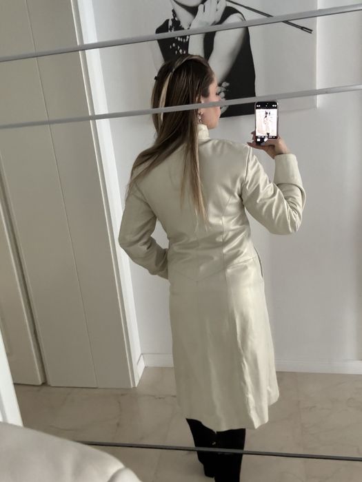 Pardesiu din piele crem