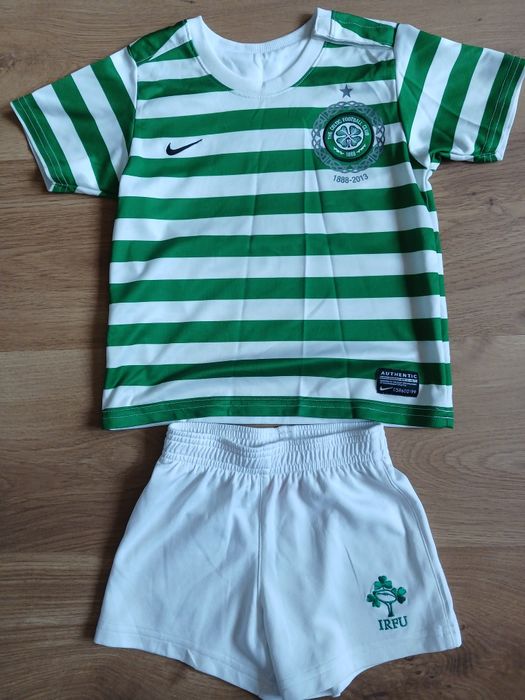 Costum de fotbal  pentru băiat  4-5 ani